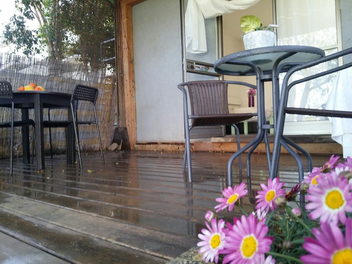 A Pastoral B & B Giv'at Ada Exterior foto
